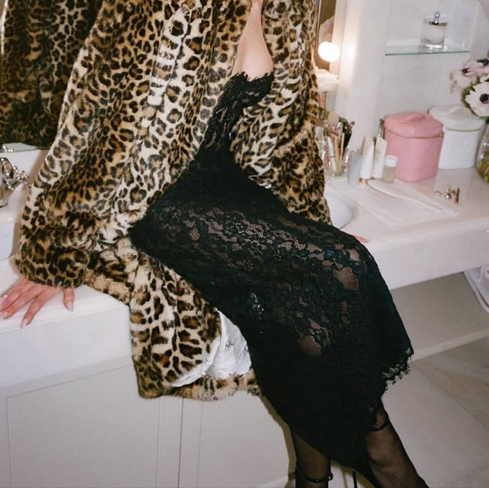Helsa The Lace Column Dress in Black - Picture 4 of 11